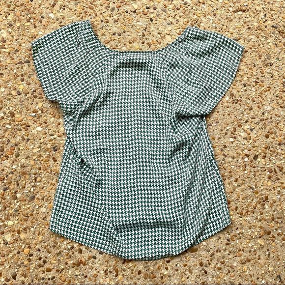 Banana Republic 100% Silk Green Cream Houndstooth Summer Blouse Size M - Picture 6 of 7